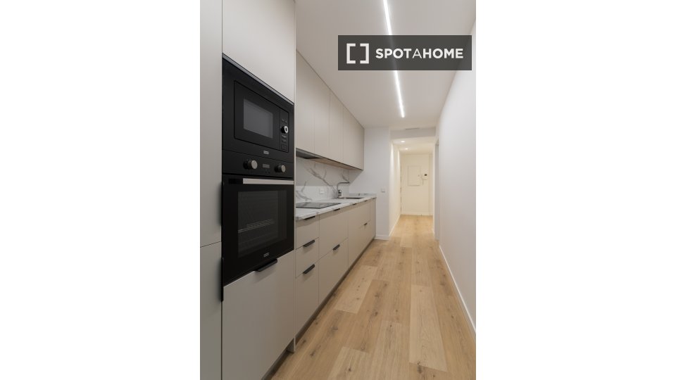 Double room Madrid, 6 beds — photo 17