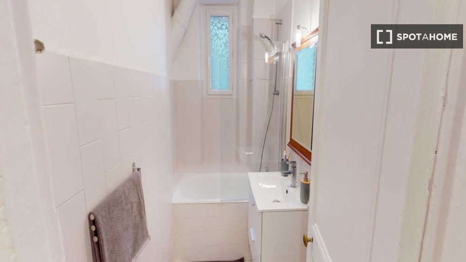 Double room Paris, 9 beds, 160m² — photo 11