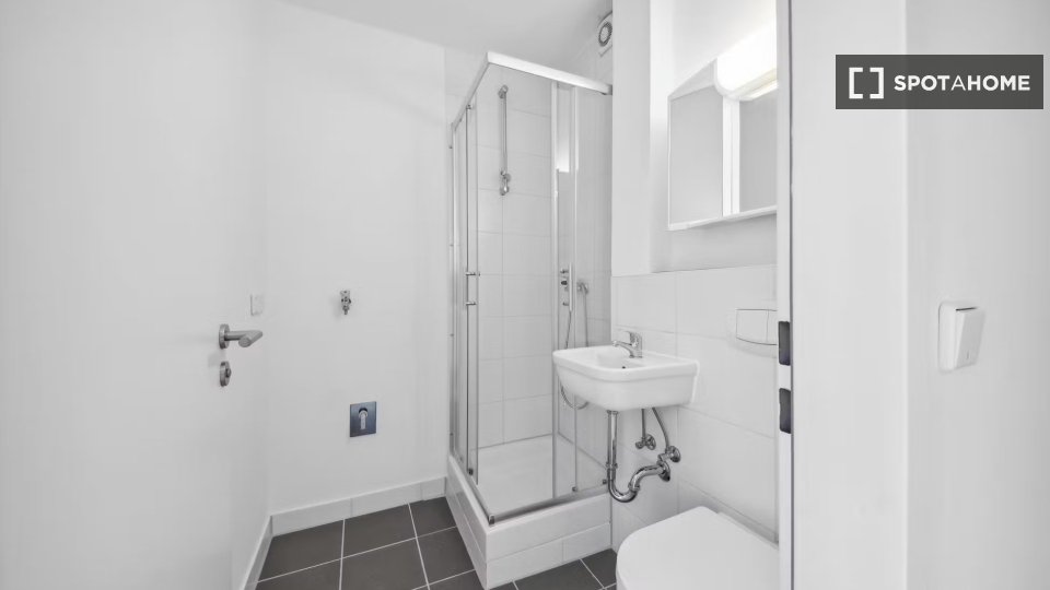 Double room Hamburg, 2 beds, 43m² — photo 16