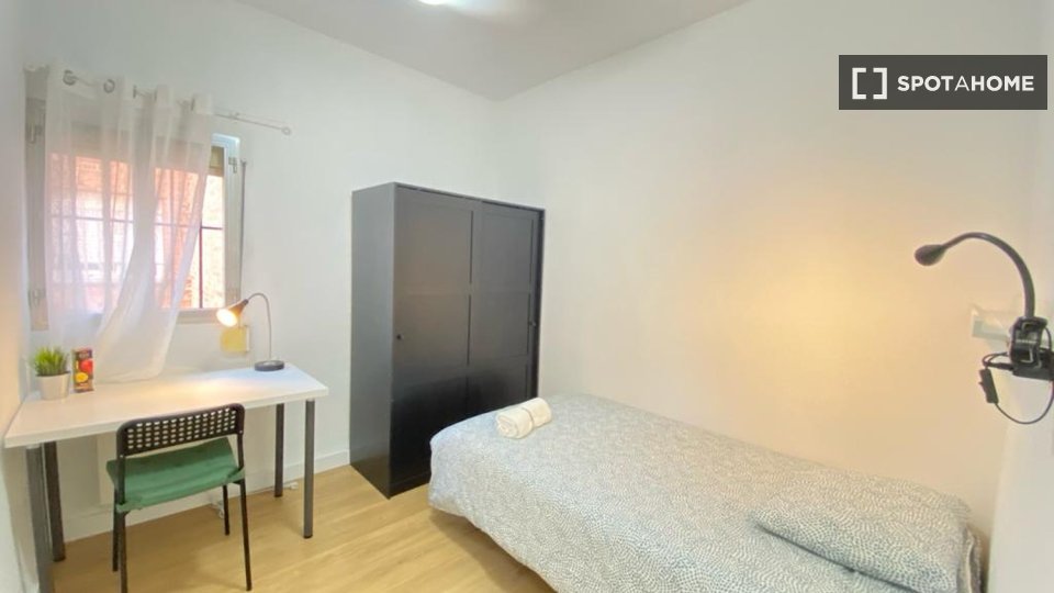 Double room Madrid, 4 beds — photo 6