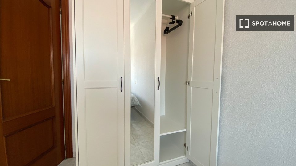 Habitación doble Madrid, 3 habitaciones — foto 10