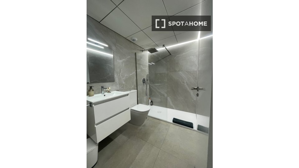 Apartment Alicante, 2 beds, 90m² — photo 15