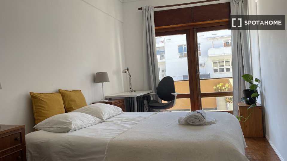 Double room Lisbon, 4 beds, 100m² — photo 8
