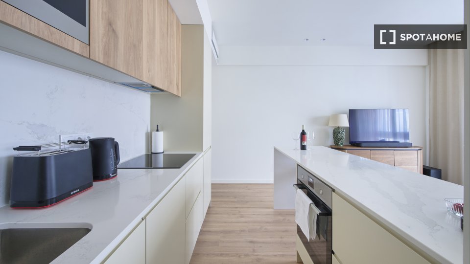 Apartment Lisbon, 1 bed — photo 17