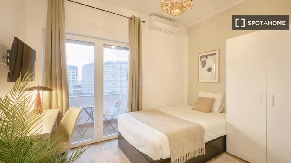 Double room Lisbon, 9 beds — photo 1