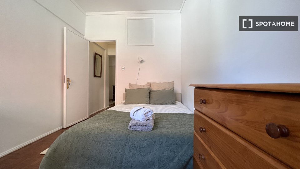 Double room Lisbon, 4 beds, 100m² — photo 2