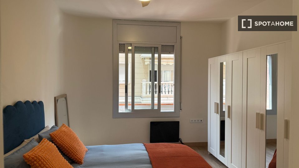 Double room Barcelona, 6 beds, 120m² — photo 54