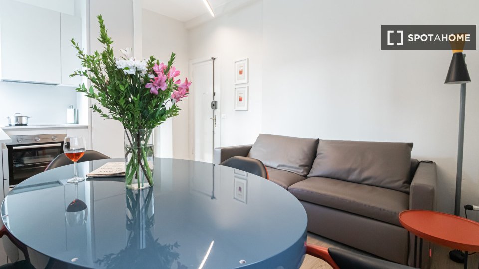 Apartment Milan, 1 bed, 70m² — photo 3