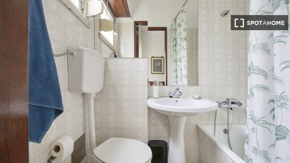 Double room Lisbon, 4 beds — photo 13