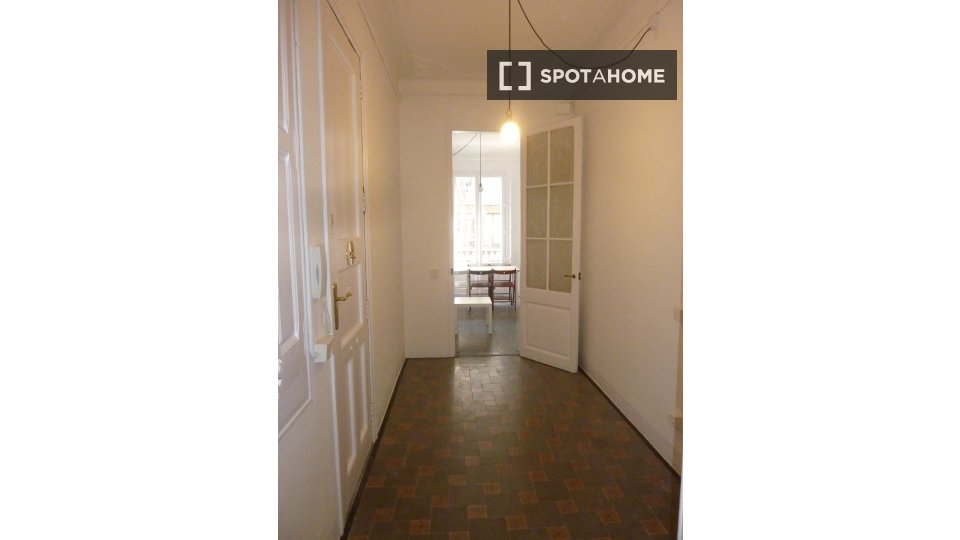 Double room Barcelona, 5 beds, 100m² — photo 16