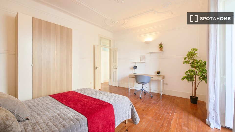 Double room Lisbon, 6 beds — photo 21