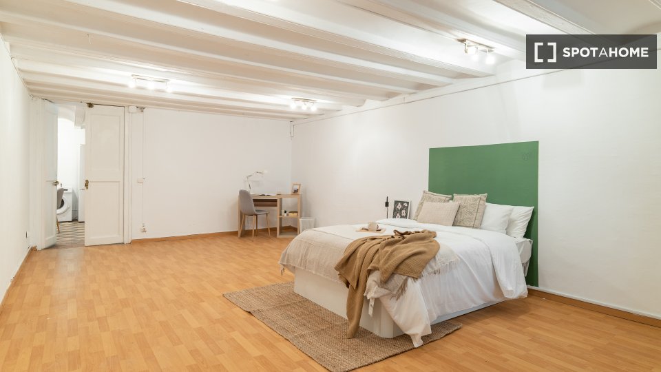 Double room Barcelona, 4 beds, 90m² — photo 19