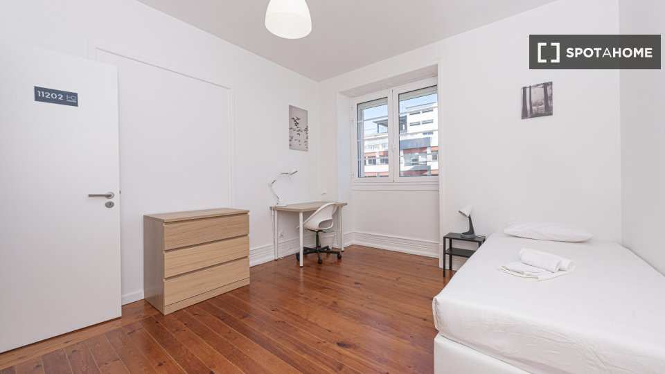 Double room Lisbon, 11 beds — photo 15