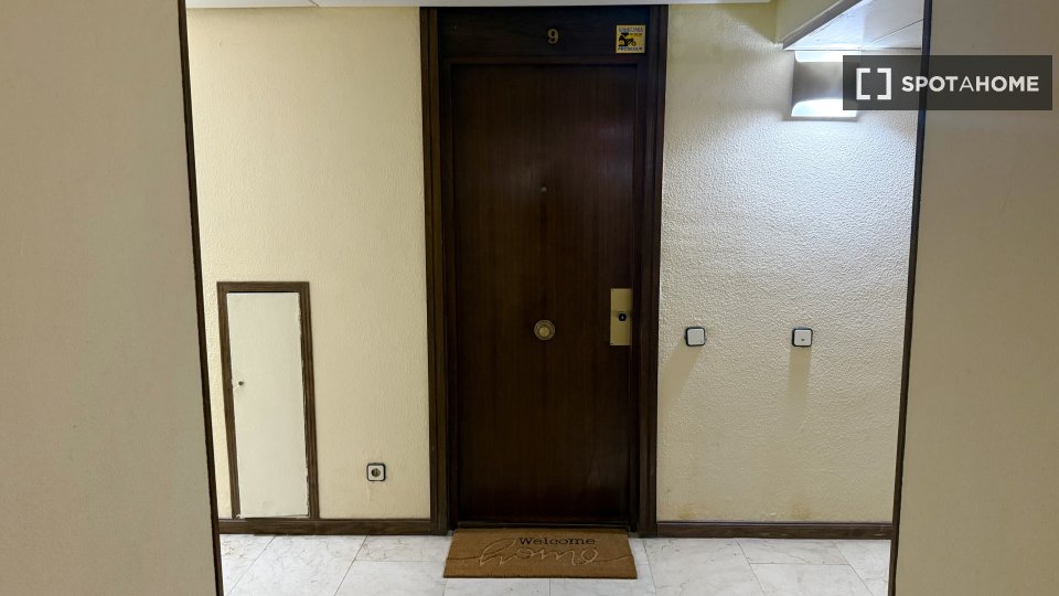 Double room Madrid, 4 beds, 140m² — photo 2