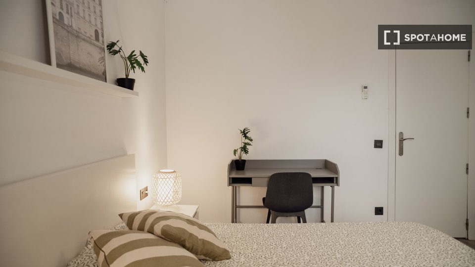 Habitación doble Barcelona, 6 habitaciones — foto 11