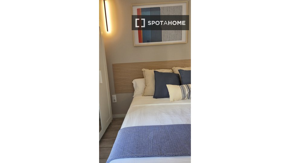 Double room Barcelona, 6 beds, 180m² — photo 11