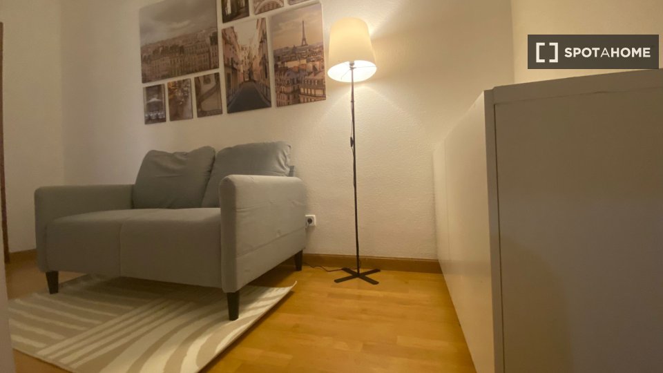 Double room Madrid, 4 beds — photo 1