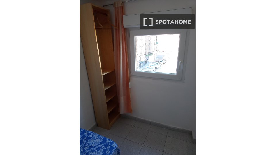 Double room Madrid, 3 beds, 50m² — photo 9