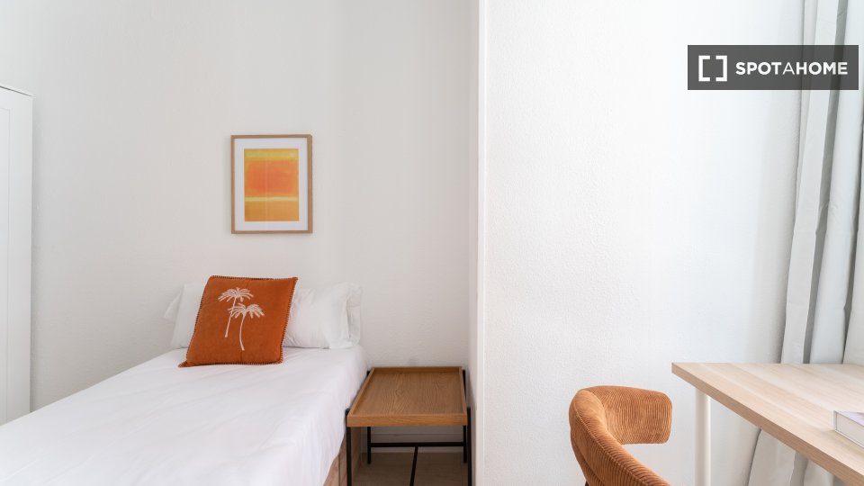 Double room Madrid, 7 beds — photo 7