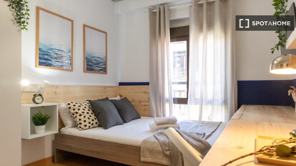 Double room Madrid, 7 beds, 140m² — photo 38