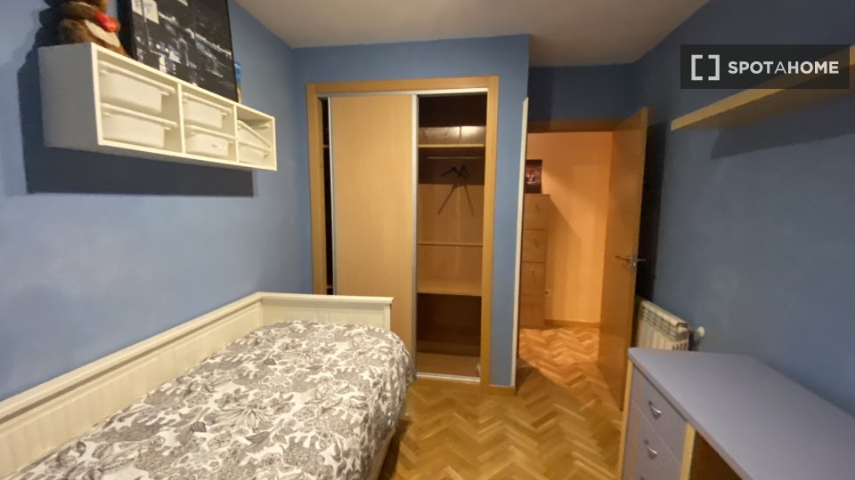 Double room Madrid, 4 beds — photo 11