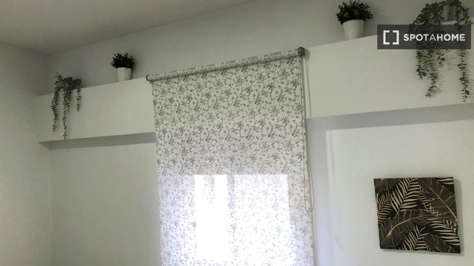 Double room Madrid, 4 beds, 100m² — photo 11
