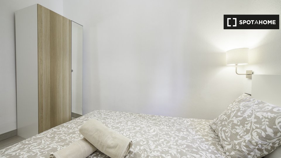 Double room Barcelona, 4 beds — photo 21