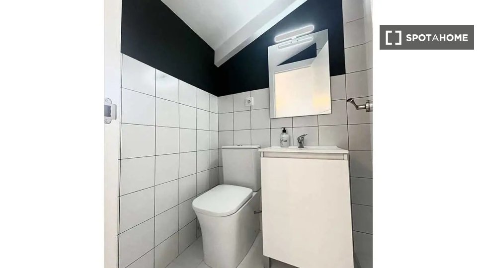 Double room Madrid, 4 beds — photo 11