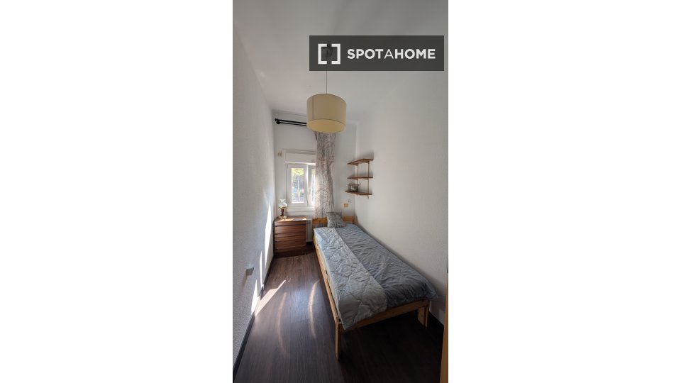 Double room Barcelona, 4 beds, 80m² — photo 3