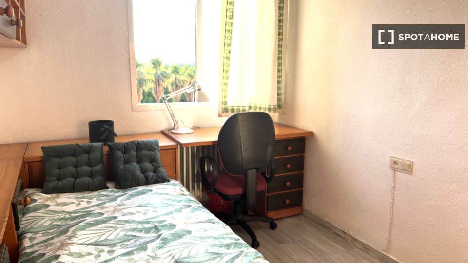 Double room Granada, 3 beds, 110m² — photo 26