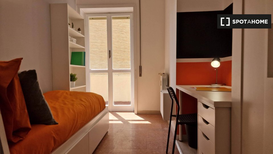 Double room Rome, 6 beds — photo 7
