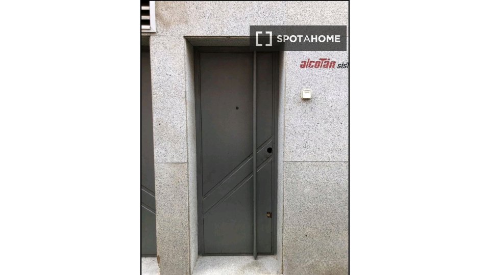 Double room Madrid, 2 beds — photo 1