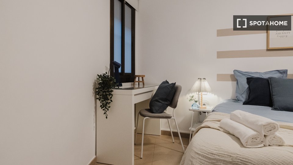 Double room Barcelona, 3 beds, 62m² — photo 14
