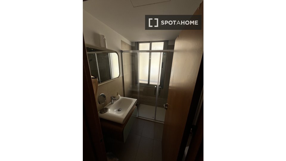 Double room Palma_De_Mallorca, 2 beds, 83m² — photo 26