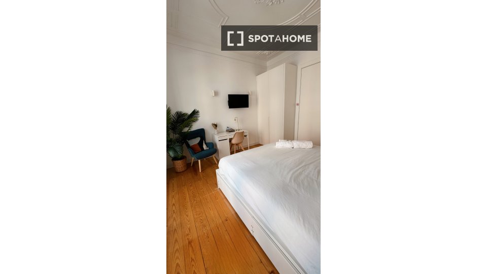 Double room Lisbon, 6 beds, 140m² — photo 30