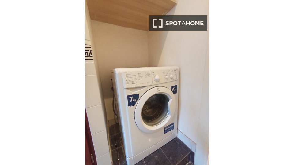 Double room Rome, 3 beds, 105m² — photo 4