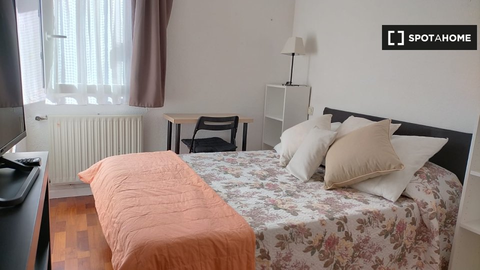 Double room Madrid, 3 beds, 160m² — photo 18