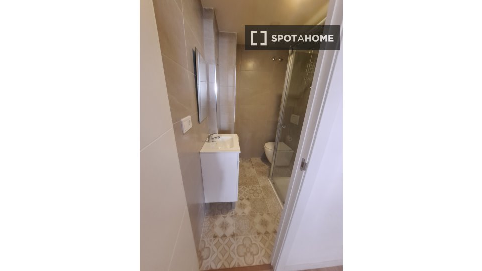 Double room Valencia, 4 beds, 75m² — photo 11