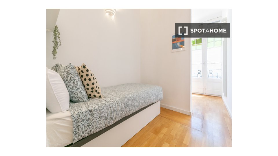 Double room Barcelona, 8 beds — photo 15