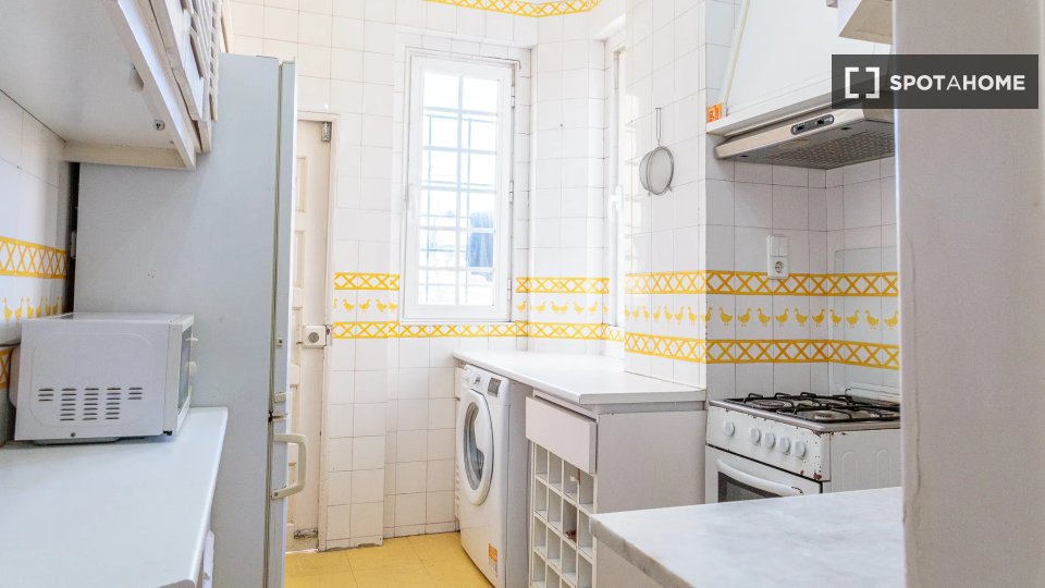 Double room Lisbon, 4 beds — photo 4