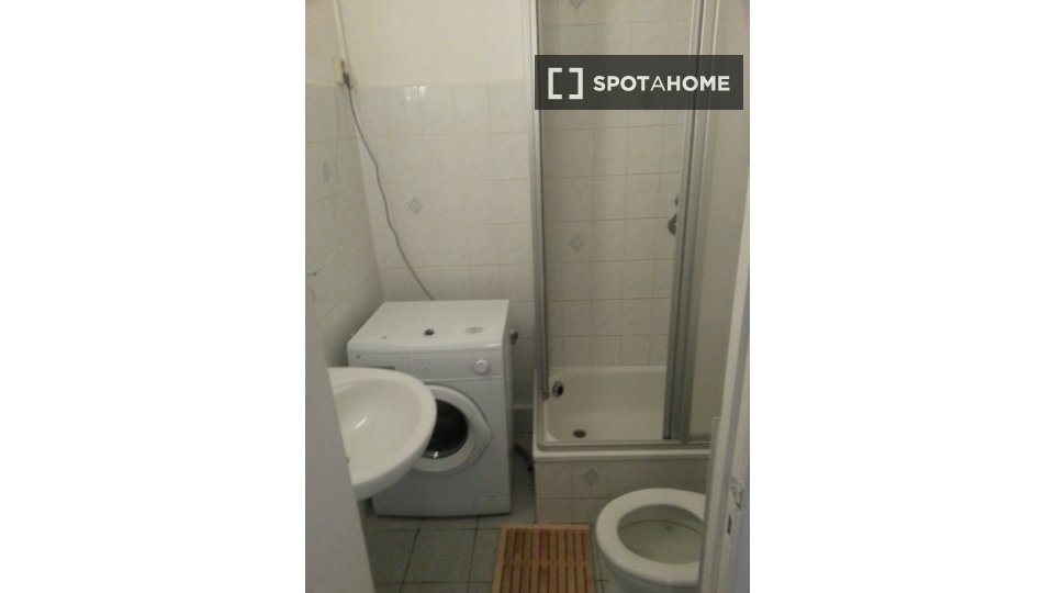 Double room Hamburg, 3 beds, 67m² — photo 2