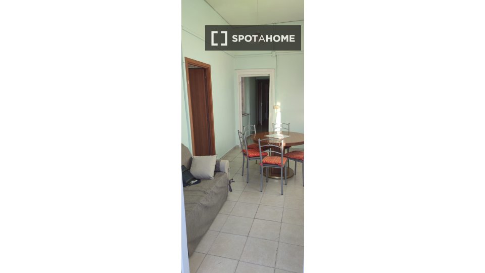 Double room Naples, 5 beds, 120m² — photo 14