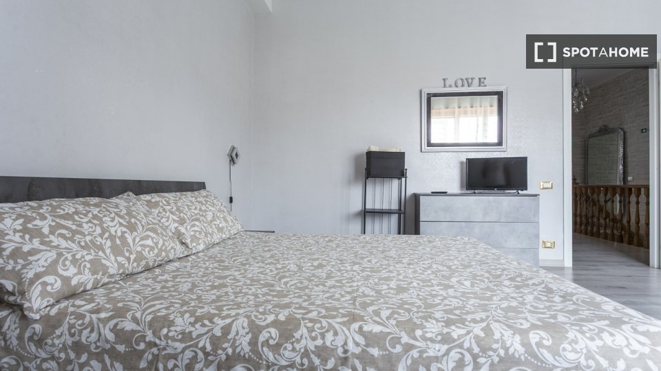 Double room Rome, 4 beds — photo 11