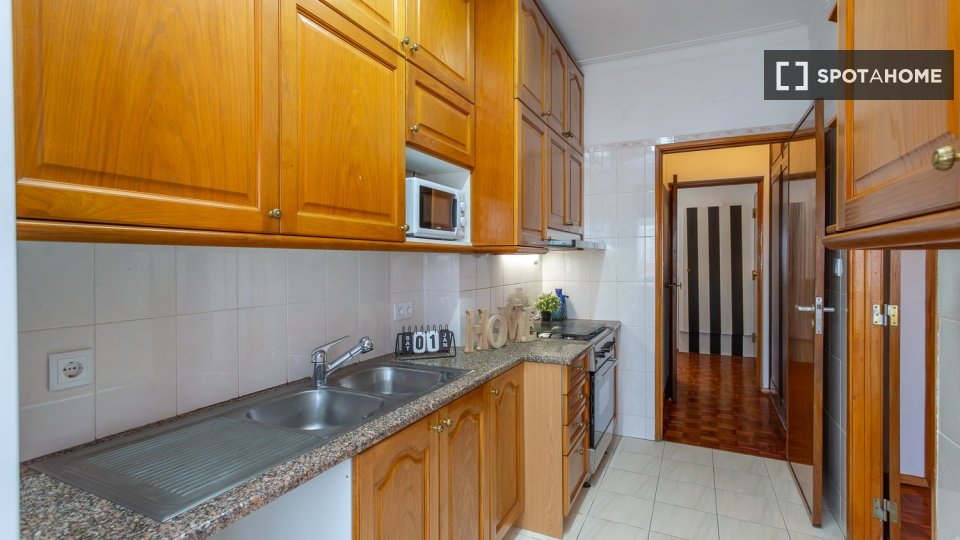 Double room Lisbon, 4 beds — photo 56
