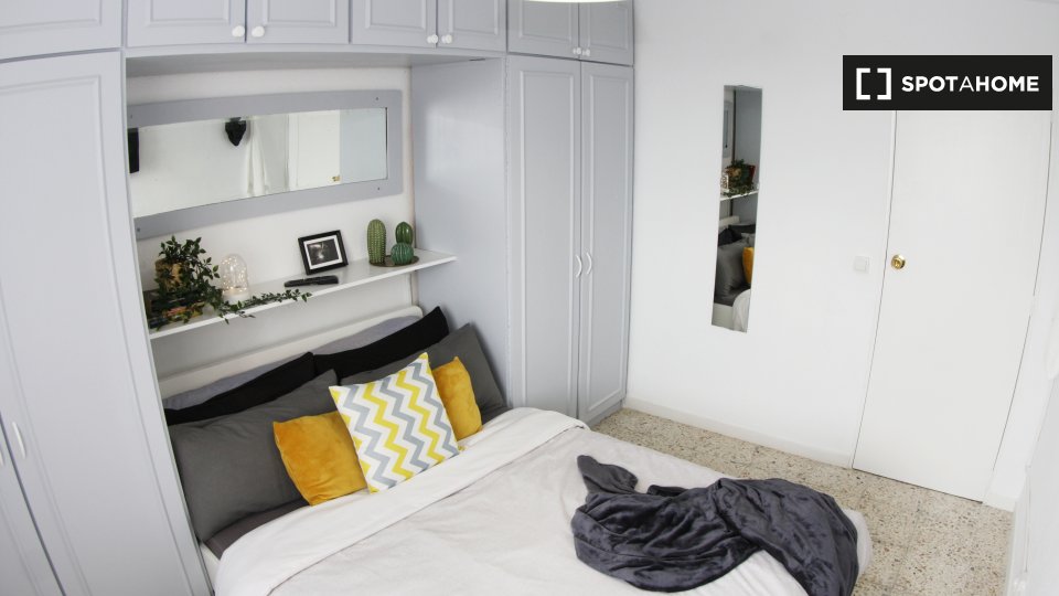 Double room Madrid, 5 beds, 100m² — photo 4