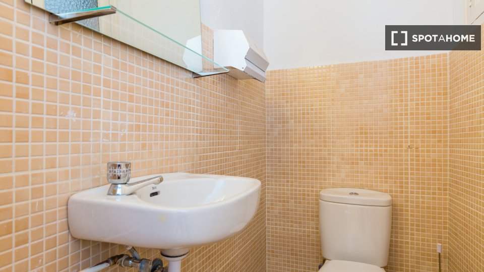 Double room Barcelona, 8 beds, 175m² — photo 8