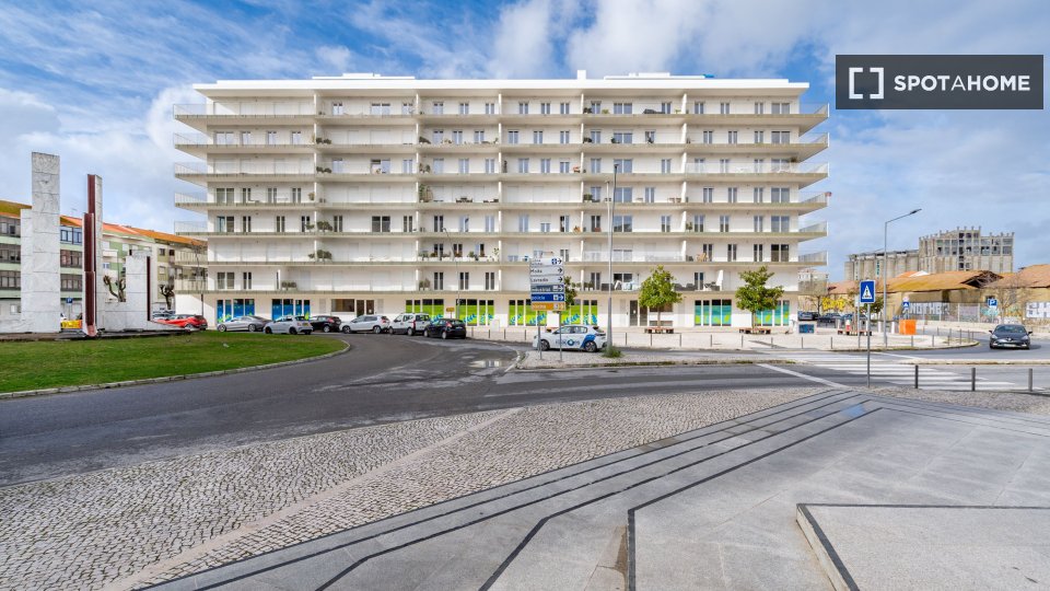 Apartment Lisbon, 3 beds, 142m² — photo 11