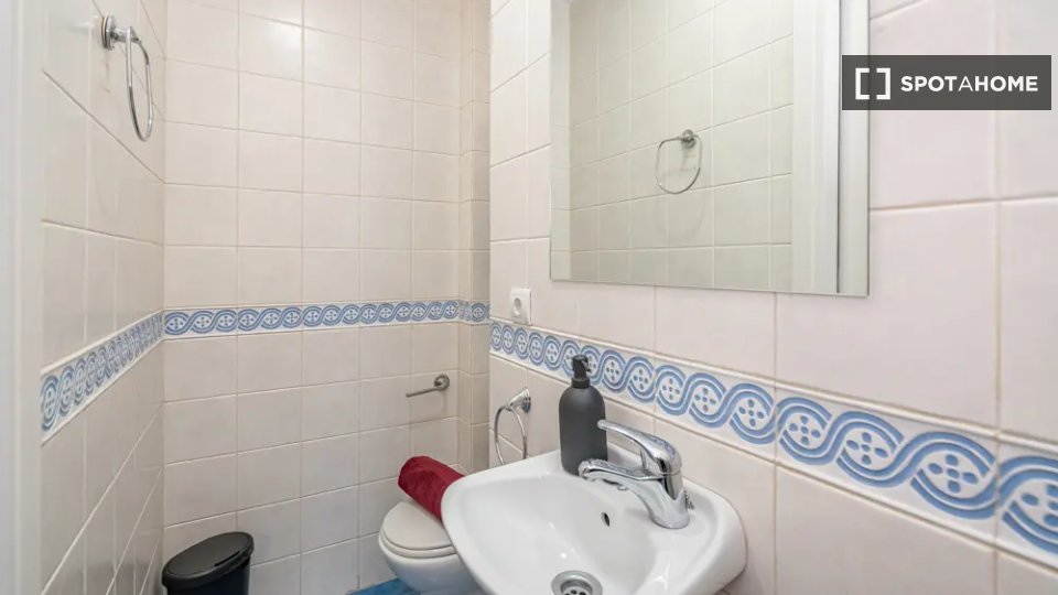 Double room Madrid, 8 beds — photo 8