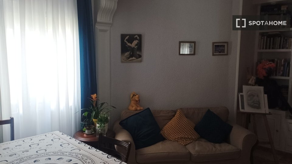 Double room Madrid, 3 beds — photo 3