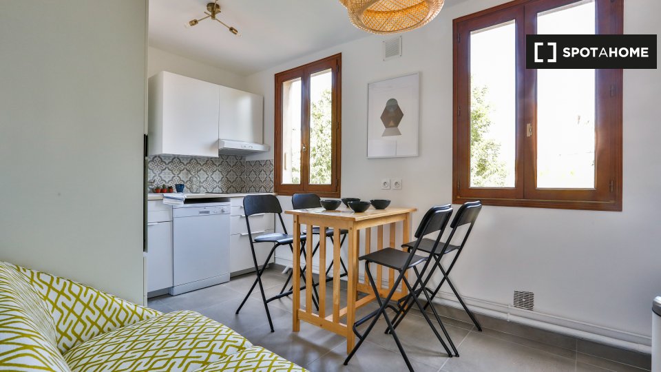 Double room Paris, 4 beds, 72m² — photo 2